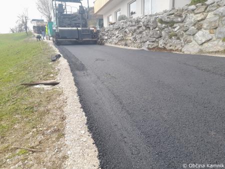 Asfaltiranje cestišča - Briše